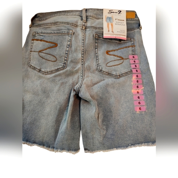SALE! NWT Seven Ventura Bermuda Jean Shorts, 6 - Picture 3 of 5